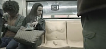 Против секс-домогательств: в мексиканском метро появились сиденья с пенисом для мужчин