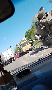 На Тархова столкнулись автобус, грузовик, бетономешалка и две иномарки