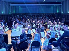 Солист оперного театра Дмитрий Янковский спел «Тучи» и «Розового фламинго» под аккомпанемент вологодских «Перезвонов»