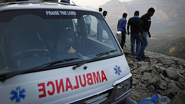 В Индии автобус попал в смертельное ДТП
