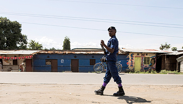 В министра по правам человека Бурунди метнули гранату