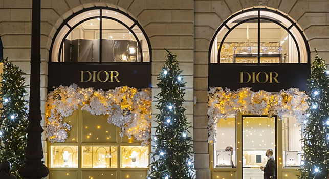 Dior осудили за рождественскую коллекцию в стиле «a-la russe»