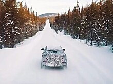 Кроссовер Lamborghini Urus испытали в суровых зимних условиях