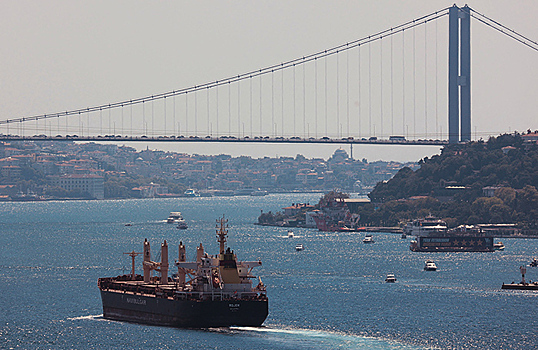Власти Турции хотят увеличить в пять раз сборы за проход кораблей через Босфор и Дарданеллы