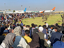 Как солдаты США охраняют аэропорт Кабула