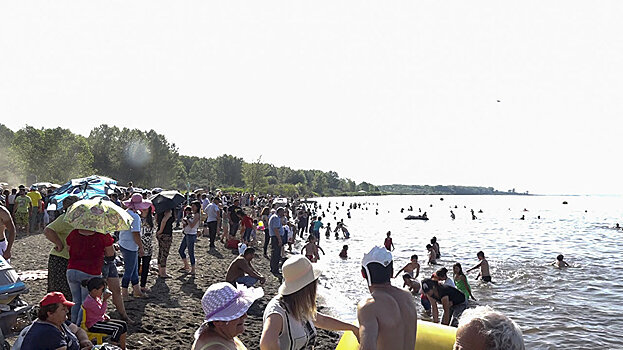 Новый общественный пляж открыли на Севане в преддверии Вардавара