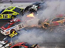 "Автомобильный ад" в NASCAR попал на видео