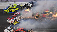 "Автомобильный ад" в NASCAR попал на видео