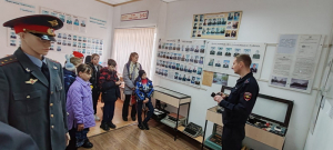В Хабаровском крае сотрудники Госавтоинспекции провели профилактическое мероприятие «Юный инспектор»