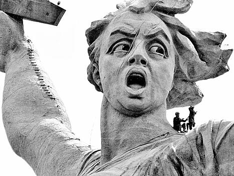 Фото с историей: Заглянуть в глаза "Родине-матери"