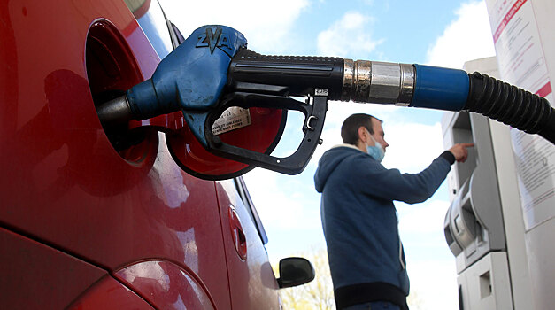 «Яндекс» назвали причиной повышения цен на бензин