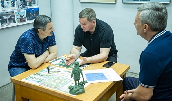 Благоустройство Волгограда обсудили губернатор Бочаров и скульптор Щербаков