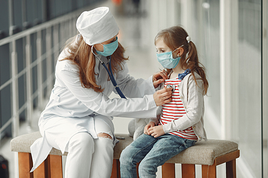 Заслуженный врач рассказали о главных переносчиках свиного гриппа в Новосибирске