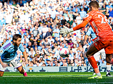 "МанСити" разгромил "Уотфорд", "Тоттенхэм" уступил "Лестеру"