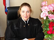 «Здесь только о любви». О работе судьи: тяжела ли черная мантия, можно ли влюбиться в прокурора и почему нельзя доверять даже своим