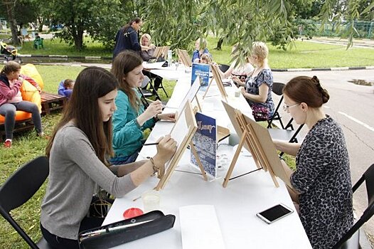 Зеленоградцев приглашают присоединиться к субботнему пленэру клуба «Радуга»