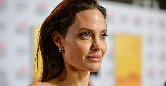 Анджелина Джоли отреагировала на флирт Брэда Питта с другой женщиной
