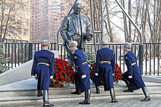 В Москве открыли памятник авиаконструктору Андрею Туполеву