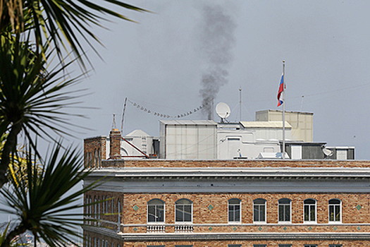Российских дипломатов в Сан-Франциско оштрафуют за дым