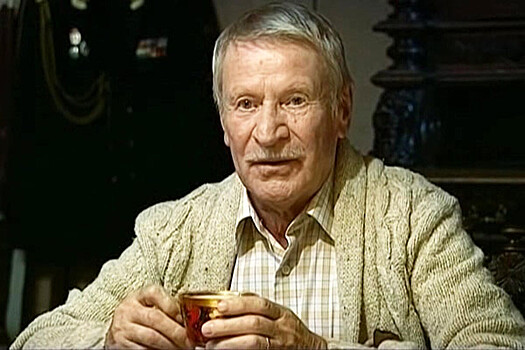 Актер Иван Краско в фильме «Семейный очаг» (2010)