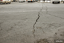 В ЯНАО нашли трещины на недавно отремонтированных дорогах