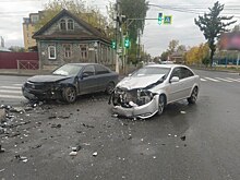 Двое пассажиров пострадали во время аварии в Костроме