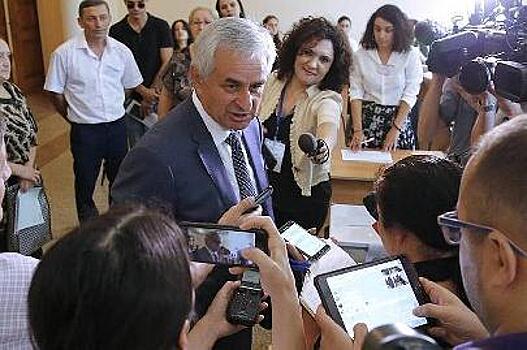На выборы в Абхазию поедут российские сенаторы