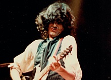 Было — стало: как живет и выглядит 75-летний основатель Led Zeppelin Джимми Пейдж, влюбленный в 29-летнюю поэтессу