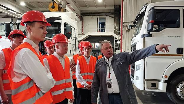 Иди на завод: почему молодежь чаще выбирает рабочие специальности