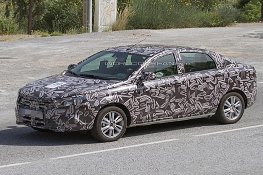 Lada Vesta и XRAY вновь замечены на тестах в Испании