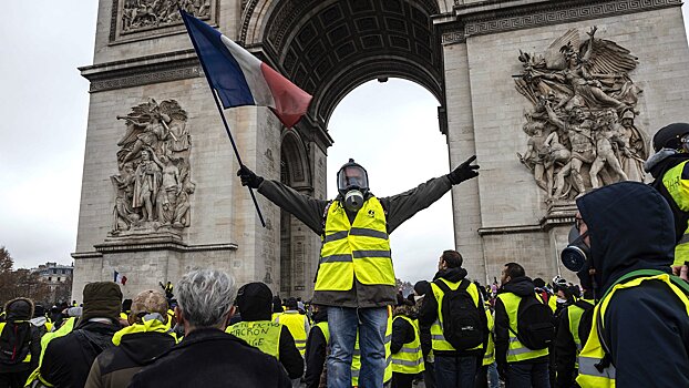 В Париже началась демонстрация «желтых жилетов»