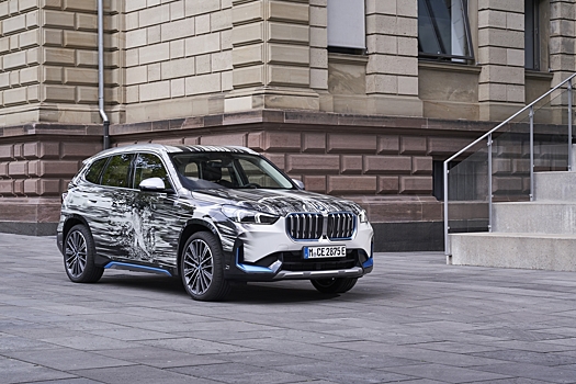 BMW iX1 превратили в новый арт-кар
