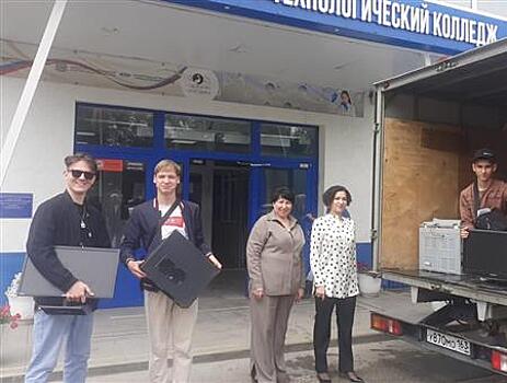 Тольяттиазот передал химико-технологическому колледжу компьютеры