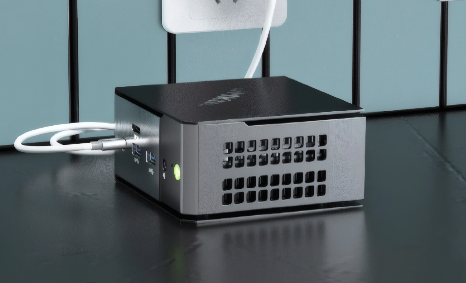 Представлен первый в мире мини-ПК с 16-ядерным чипом AMD Ryzen AI 9 Max 395