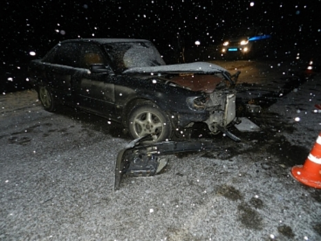 В Костромской области на федеральной трассе разбилась легковушка