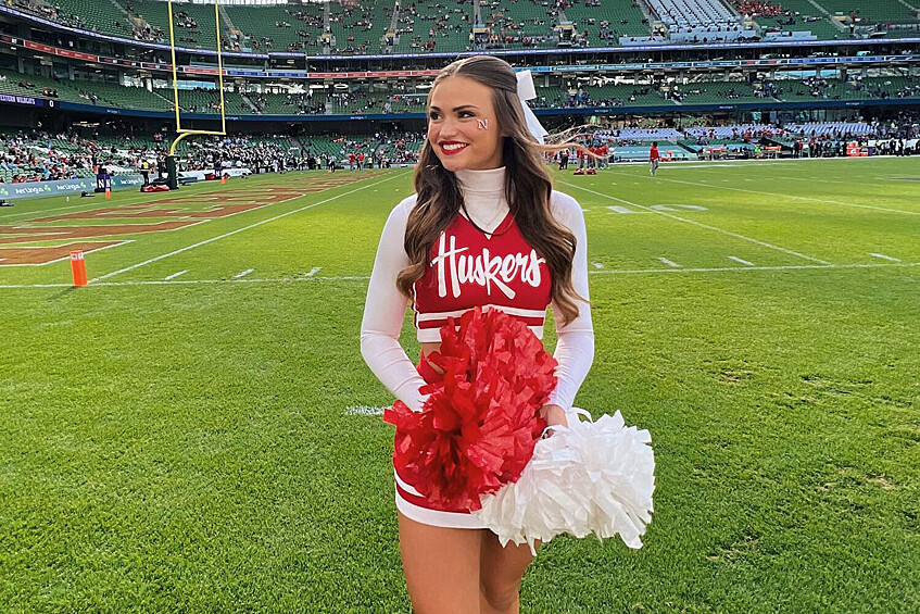 Будущая мисс США чирлидерша Одри Экерт в сентябре 2022 года