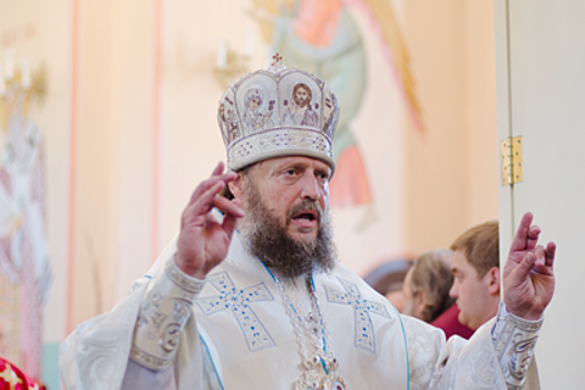 Епископу украинской церкви вернули украинское гражданство