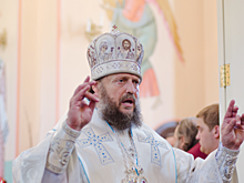 Епископу украинской церкви вернули украинское гражданство