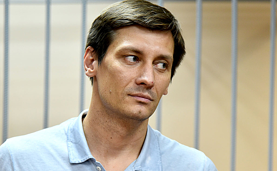 Политическое самоубийство: политолог о бегстве Гудкова на Украину