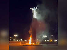 В Кировграде дети подожгли венки на Мемориале Славы, их ищет полиция