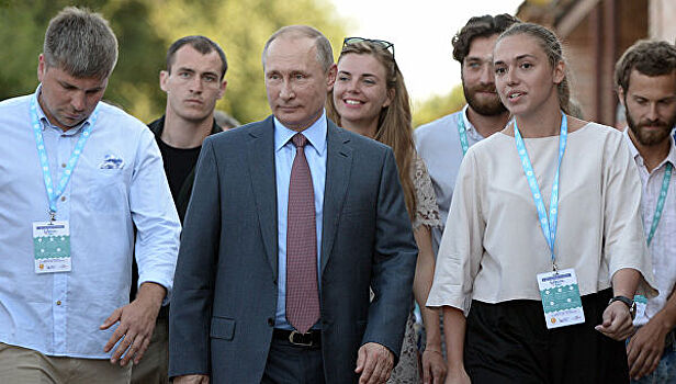 Путин: форум "Таврида" стал творческой мастерской для одаренной молодежи