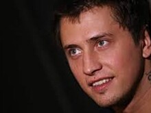 Павел Прилучный отправился на море с эффектной брюнеткой