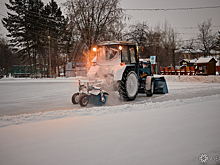 В Кузбассе парень привязал ребенка к трактору и тащил по улице