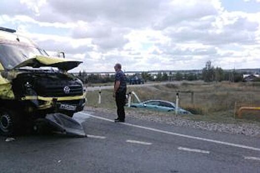 Под Ульяновском реанимобиль столкнулся с «Тойотой», погибла пациентка