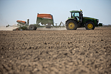 «Дефицита нет, а цены растут»: калининградские аграрии — о ситуации на рынке удобрений после закрытия заводов в Европе