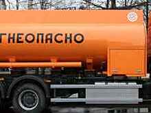 Бензовоз столкнулся с иномаркой на юго-западе Москвы