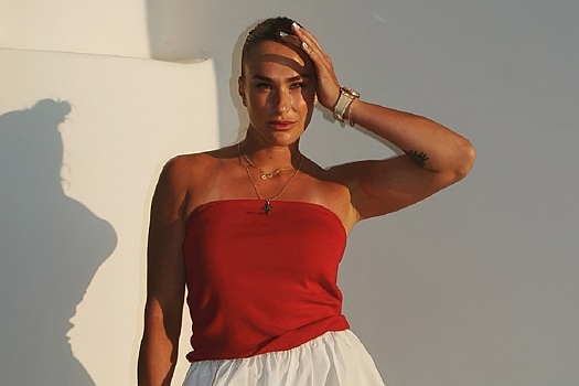 Как она умудряется с такими формами еще и в теннис отлично играть?