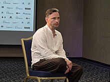 «Будут слезы, влюбленности»: Виктор Добронравов заявил, что не сможет уберечь дочерей от разочарования