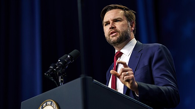 Вэнс ответил мемом на критику сенатора по поводу отношений США и РФ