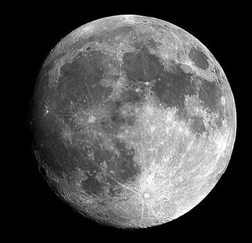 Ученые подтвердили наличие воды на Луне